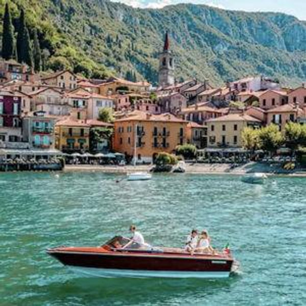 Boat Tour in Lake Como