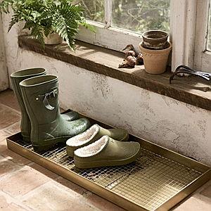 Boot Tray with Interior Grate