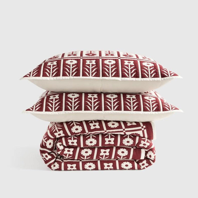 Organic Cotton Jacquard Floral Coverlet Set in Burgundy