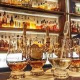 Bars: Whiskey Bar & Museum