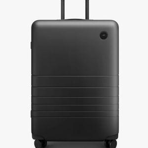 Check-In Medium (Black)