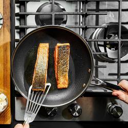 HexClad Hybrid Cookware, Frying Pan | Zola