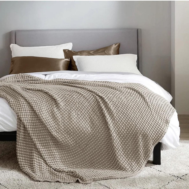 GentleSoft® Rayon Bamboo Waffle Blanket (Taupe/King)
