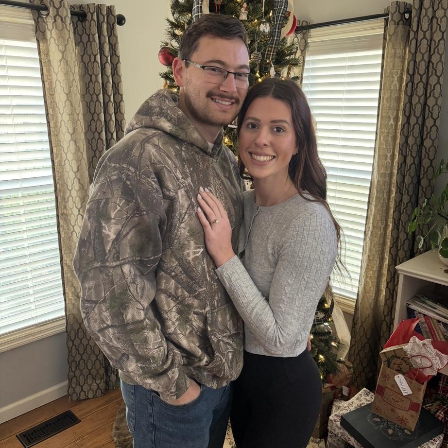 We love Christmas🎄✨
Justin proposed 💍🥂