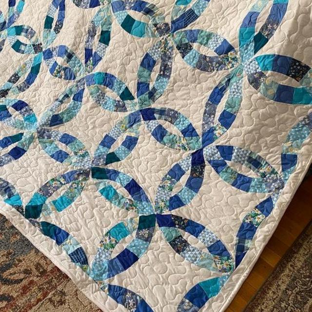 Wedding Ring Blues Traditional Quilt - Queen