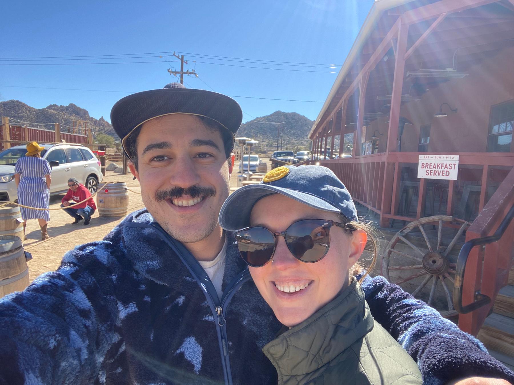 Joshua Tree 2022 - we found a cool country town that felt like being on a movie set.