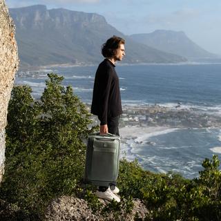 VersaPack+ Carry-On Expandable Spinner