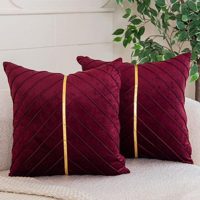 WACOMECO Velvet Throw Pillow Covers, Pack of 2 Soft Gold Decorative Cushion Covers for Couch Sofa Living Room Home Decoration, Burgundy, 18x18 inch