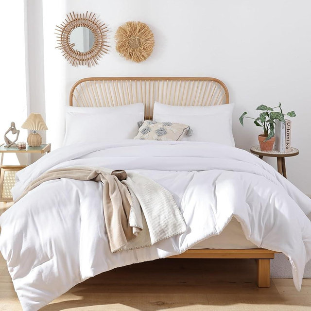 ROSGONIA Oversized King Comforter White, 3pcs(1 Boho Comforter & 2 Pillowcases) Soft Lightweight Oversized King Size Comforter Sets All Season Bedding