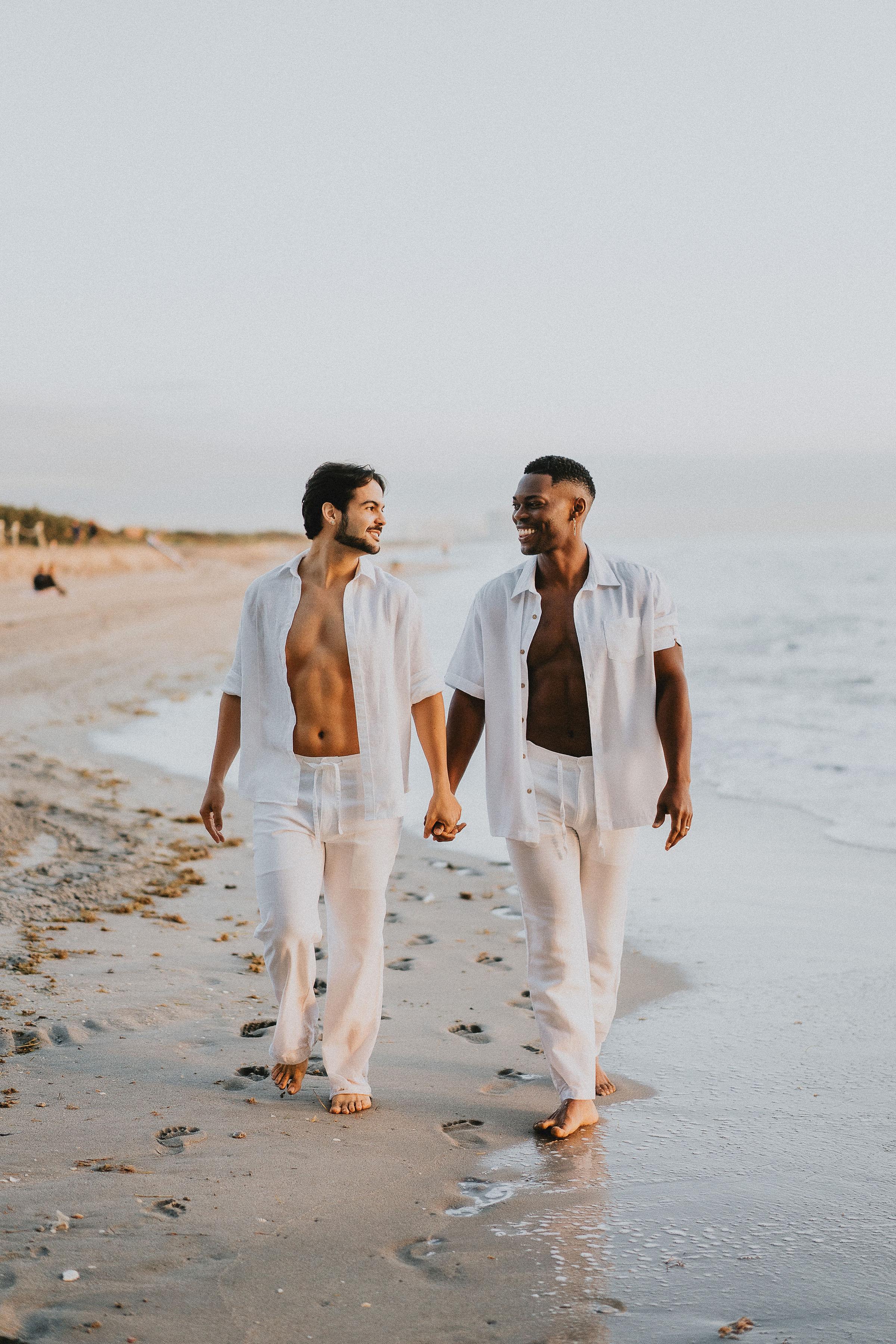 The Wedding Website of Chaz Dunn and Julio Simon