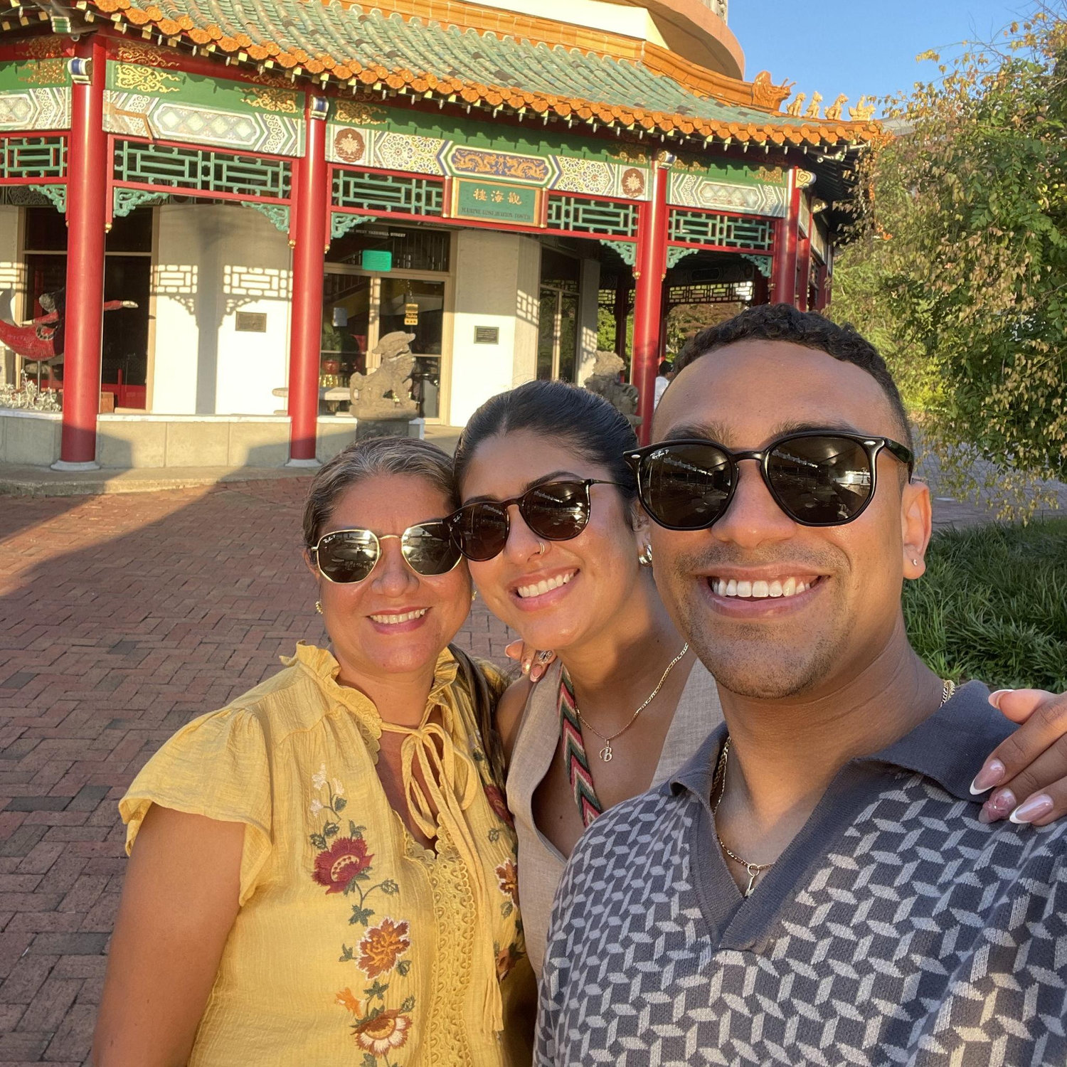 Primera visita de la mamá de Brenda a Virginia.