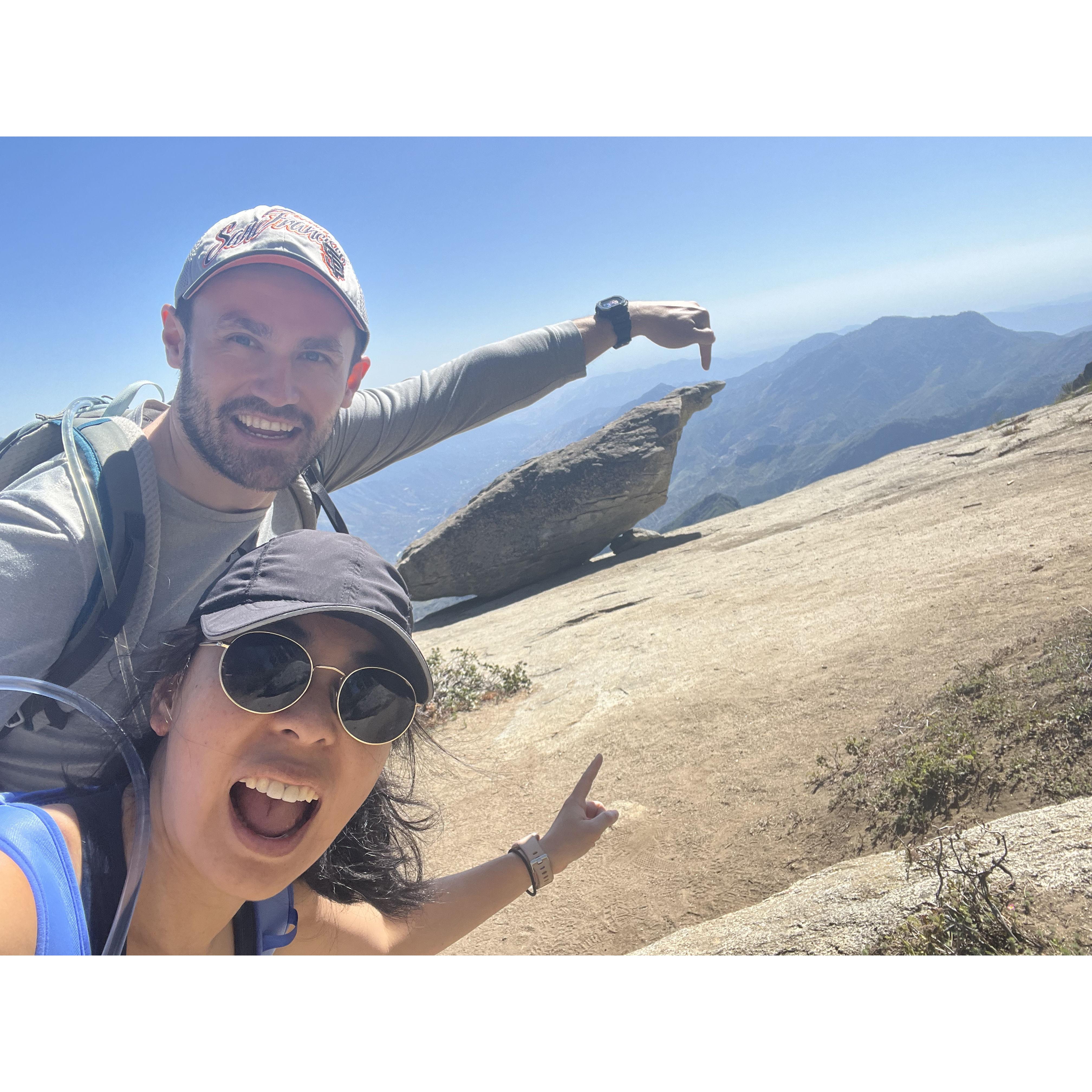 Hanging rock at the Sequoia National Park :D (Memorial weekend 2023)