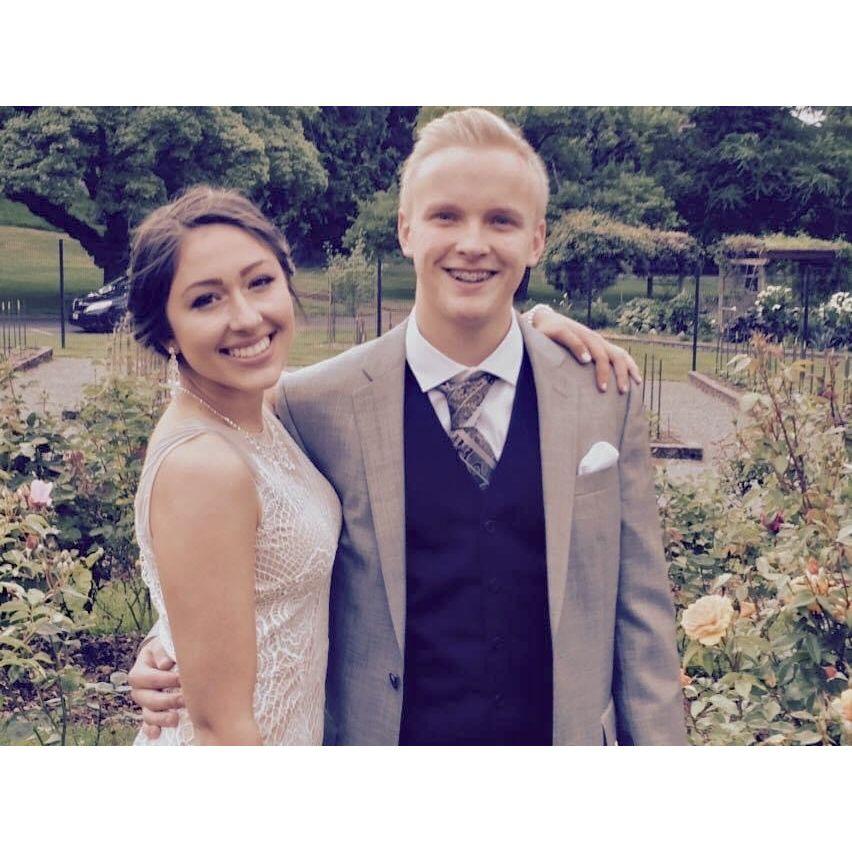 Picture taken right before prom in the rose garden at Point Defiance (2015)
