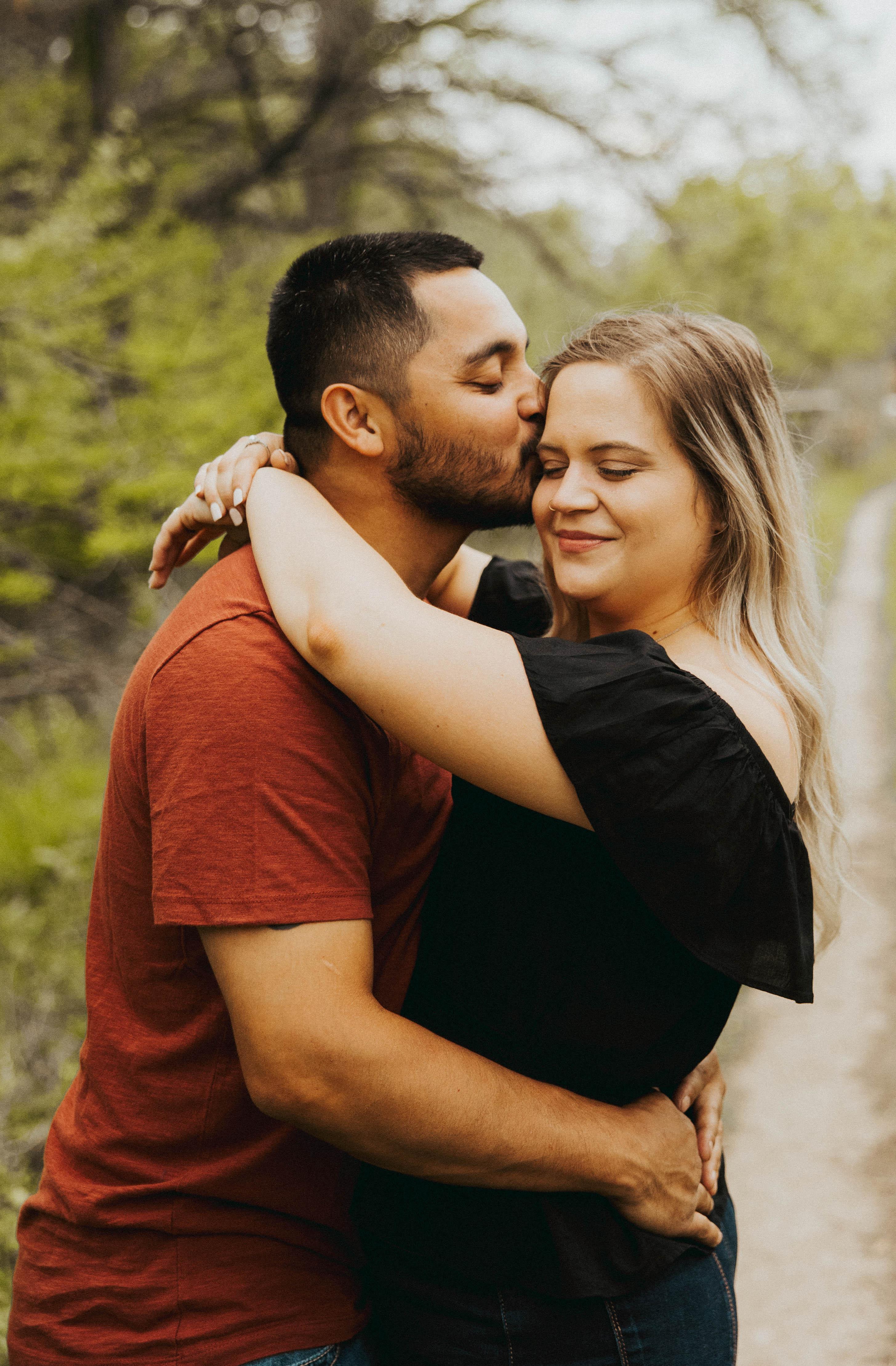 The Wedding Website of Kelsey Ragan Engeldinger and Robert Salinas Jr.