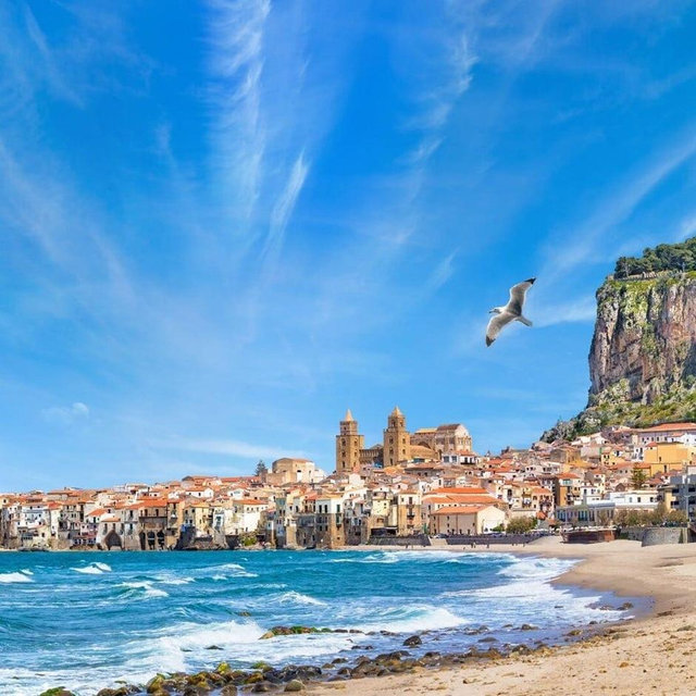 Day Trip to Cefalù