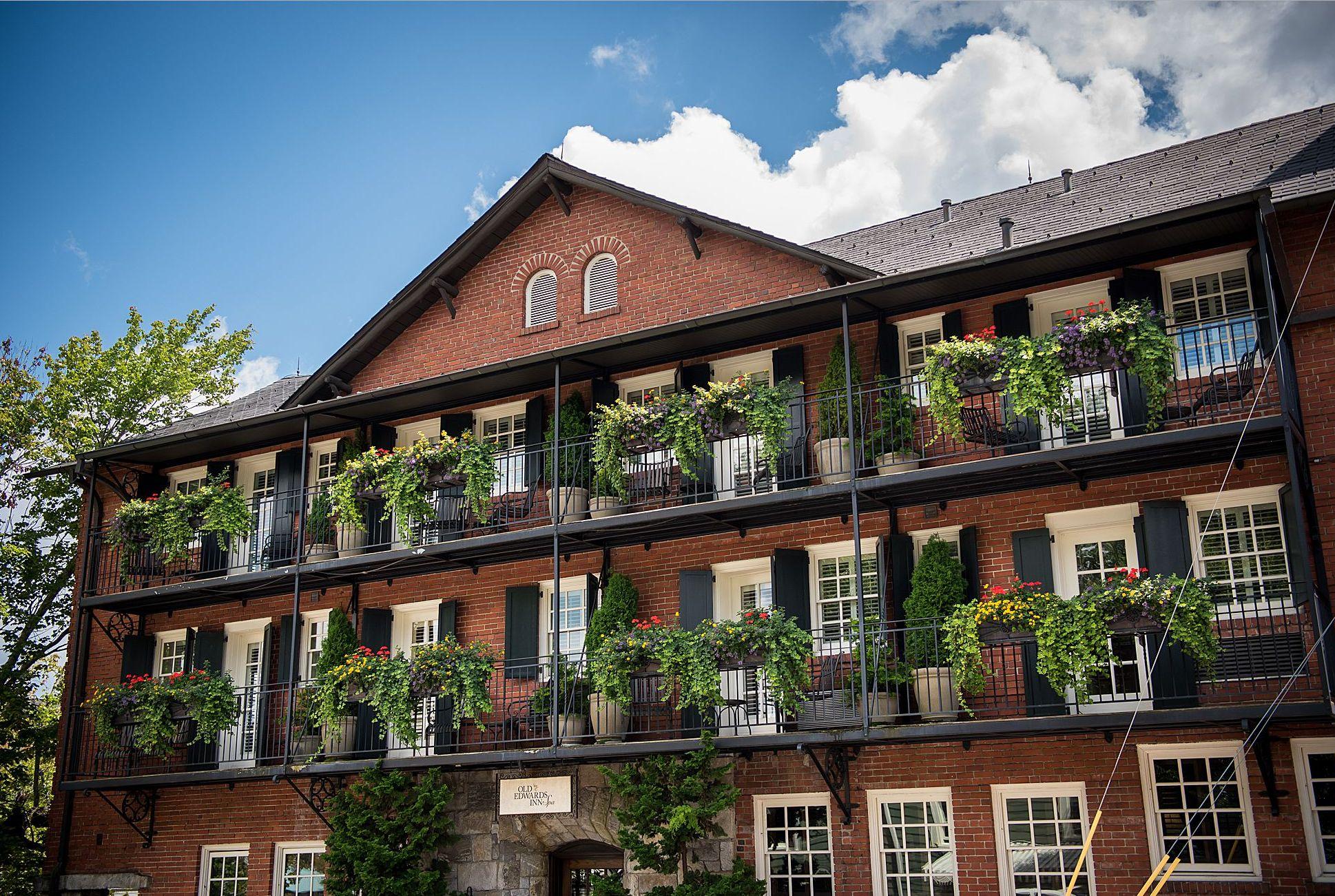 The Wedding Website of Camila Rodriguez and Nathan Byers