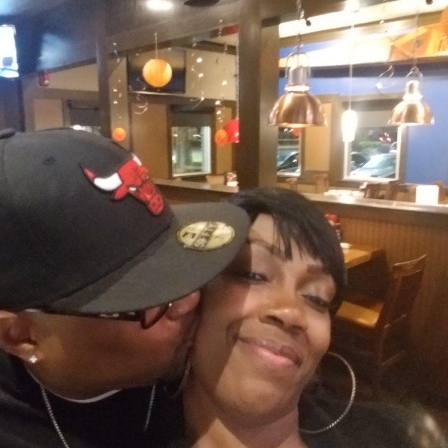 Saltgrass again lol
(He loves kissing on me too ;) )