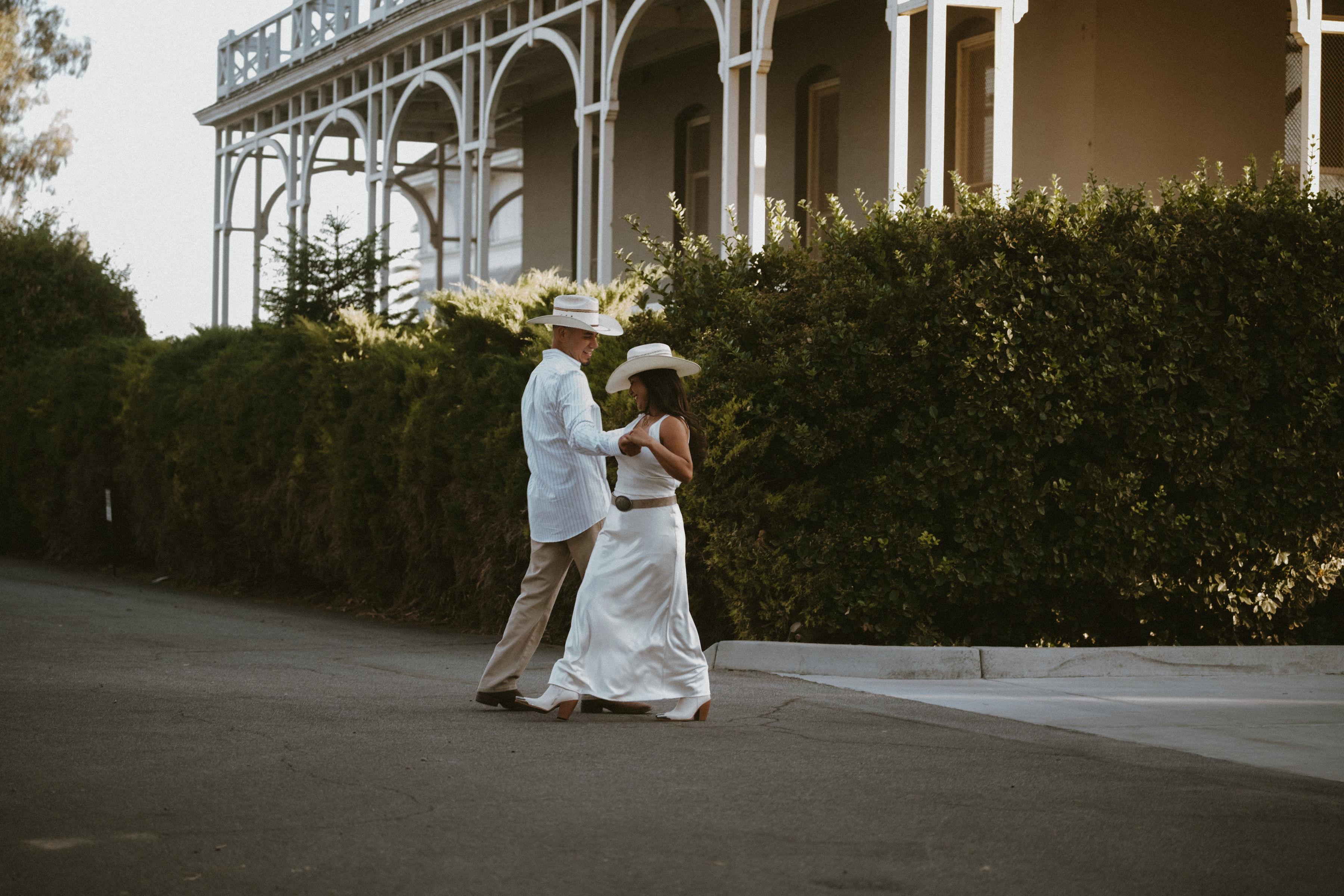 The Wedding Website of Esmeralda Reyes and Rene Valdivia
