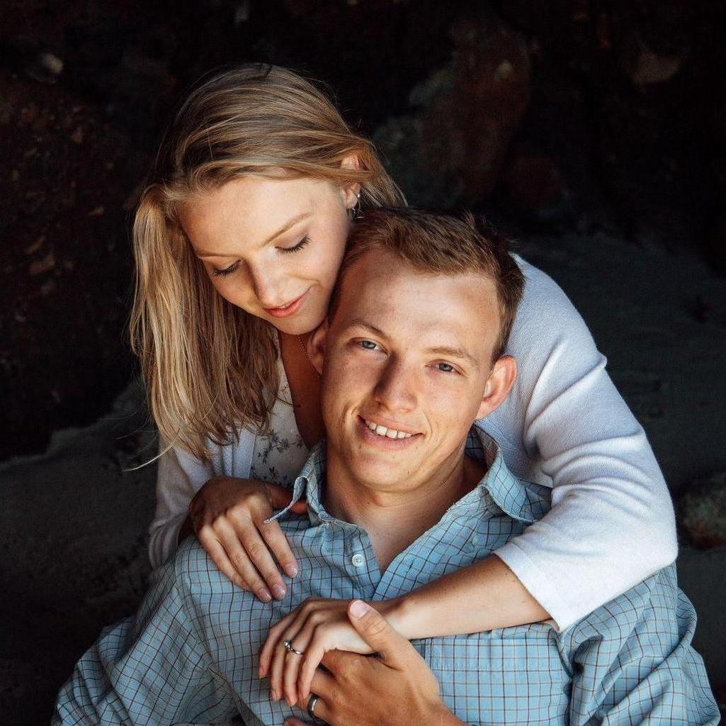 Engagement photos on the Oregon Coast.