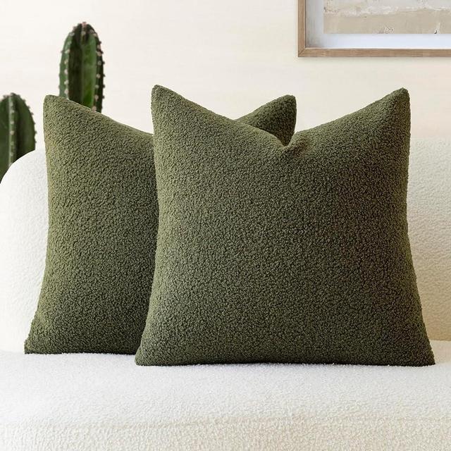 Foindtower Pack of 2, Curly Faux Fur Decorative Throw Pillow Covers Soft Plush Cushion Case with Zipper Cozy Fluffy Boho Pillowcase for Home Living Room Couch Bed Sofa 18 x 18 Inch, Moss Green