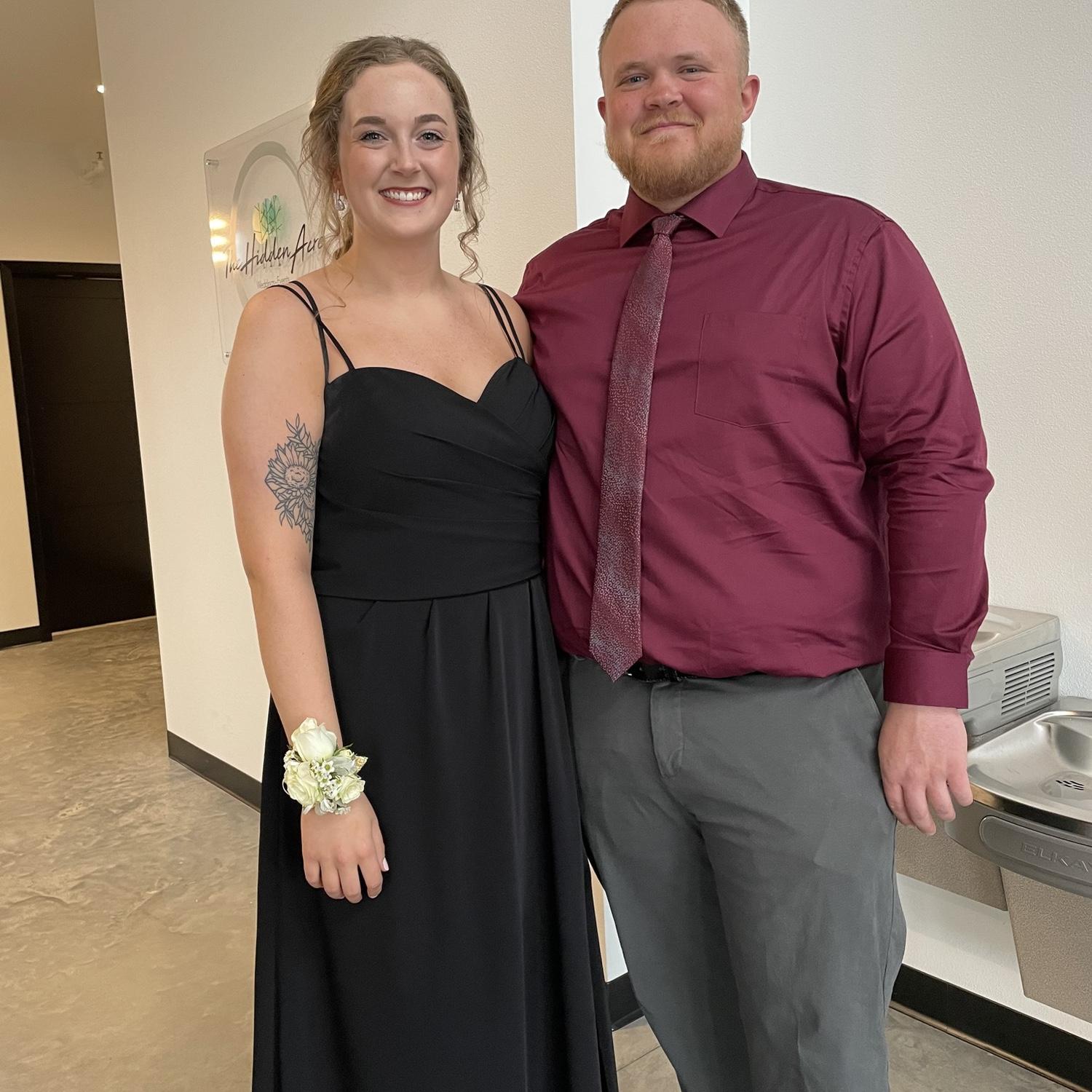 Later in the night Aubrey fell on the dance floor and hit her head. Archer tried to help her up but ended up spilling his beer all over her! 😂
March 27th 2021