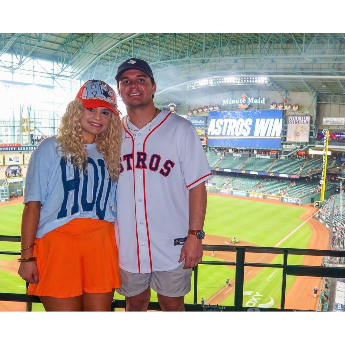 Braves fans pretend to be Astros fans