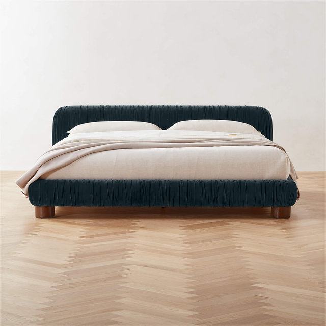 Cantar Blue Velvet Upholstered King Bed