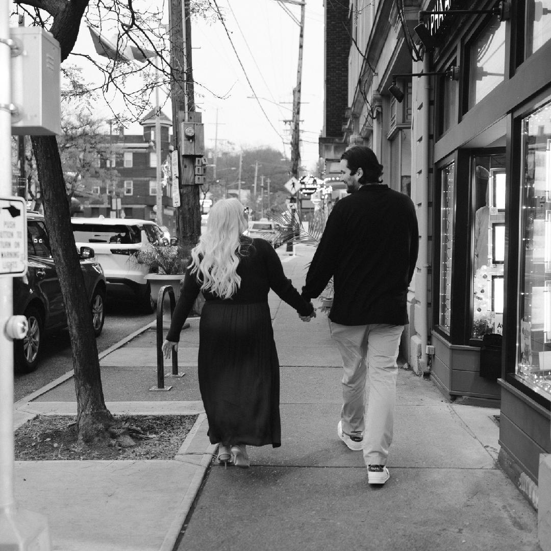 Engagement shoot in Little Italy๐๐๐ฆ๐ฎ๐น๐
