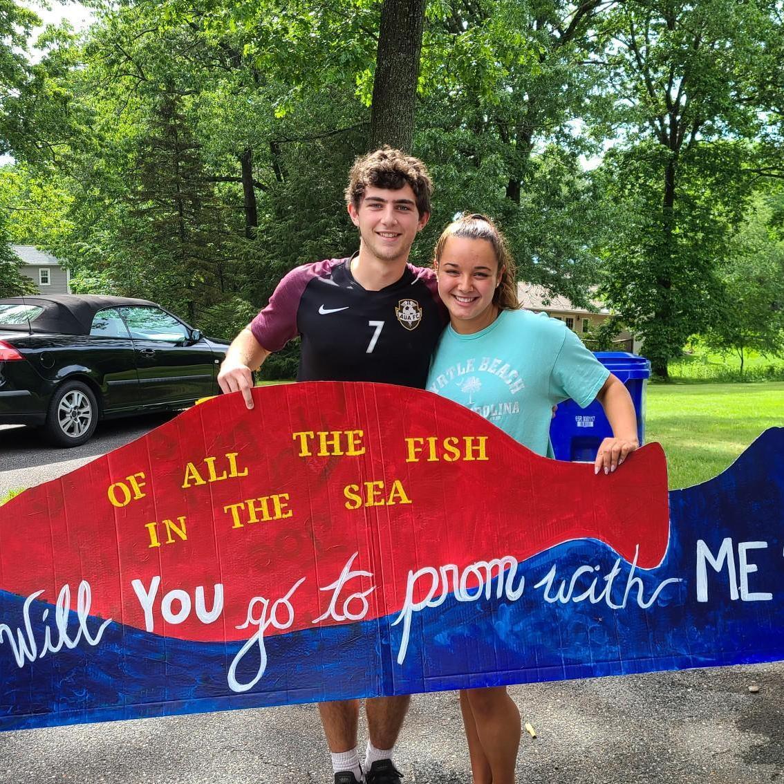 Simon's prom-posal!