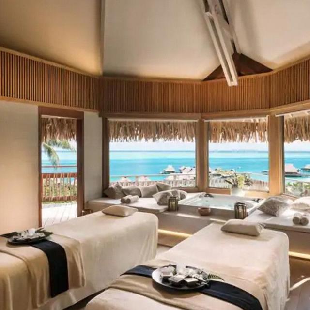Couples Massage in Bora Bora