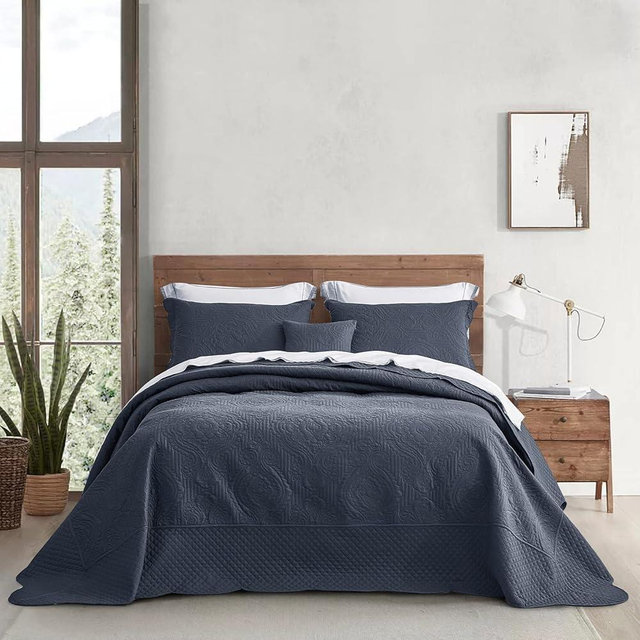 HZ & HY Oversized King Bedspread 138x122 Extra Wide, Ultrasonic Coverlet Bedding Set, Lightweight Thin Comforter, Reversible, 5 Piece, 100% Microfiber, California/Alaskan King, Navy Blue