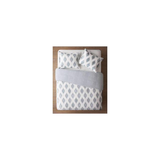 Full/Queen Family-Friendly Duvet & Sham Set White/Blue Medallion - Threshold™