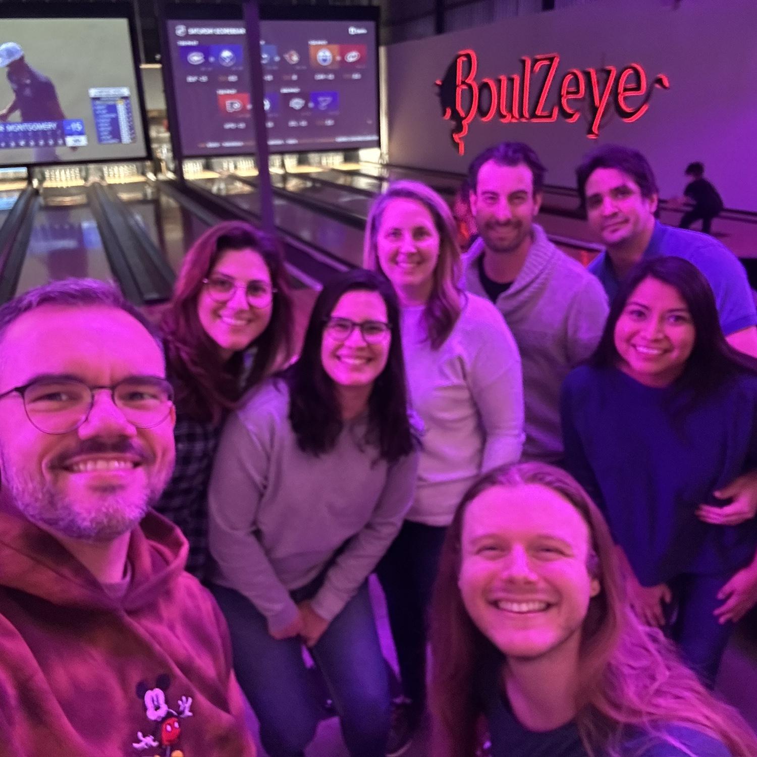 Bowling date night with Montréal friends / Noite de boliche com amigos de Montreal