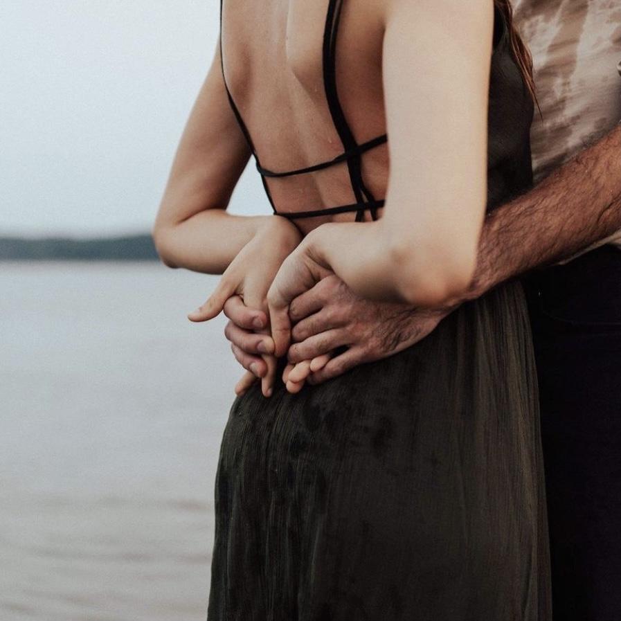 Engagement photos at Bloomington Beach on Clinton Lake!
Credit: Clay Swanson Photography