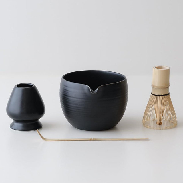 Matcha Whisk Set, Ceramic Matcha Bowl & Whisk Holder, Bamboo Accessory, Modern Design (Matte Black, Pouring Spout)