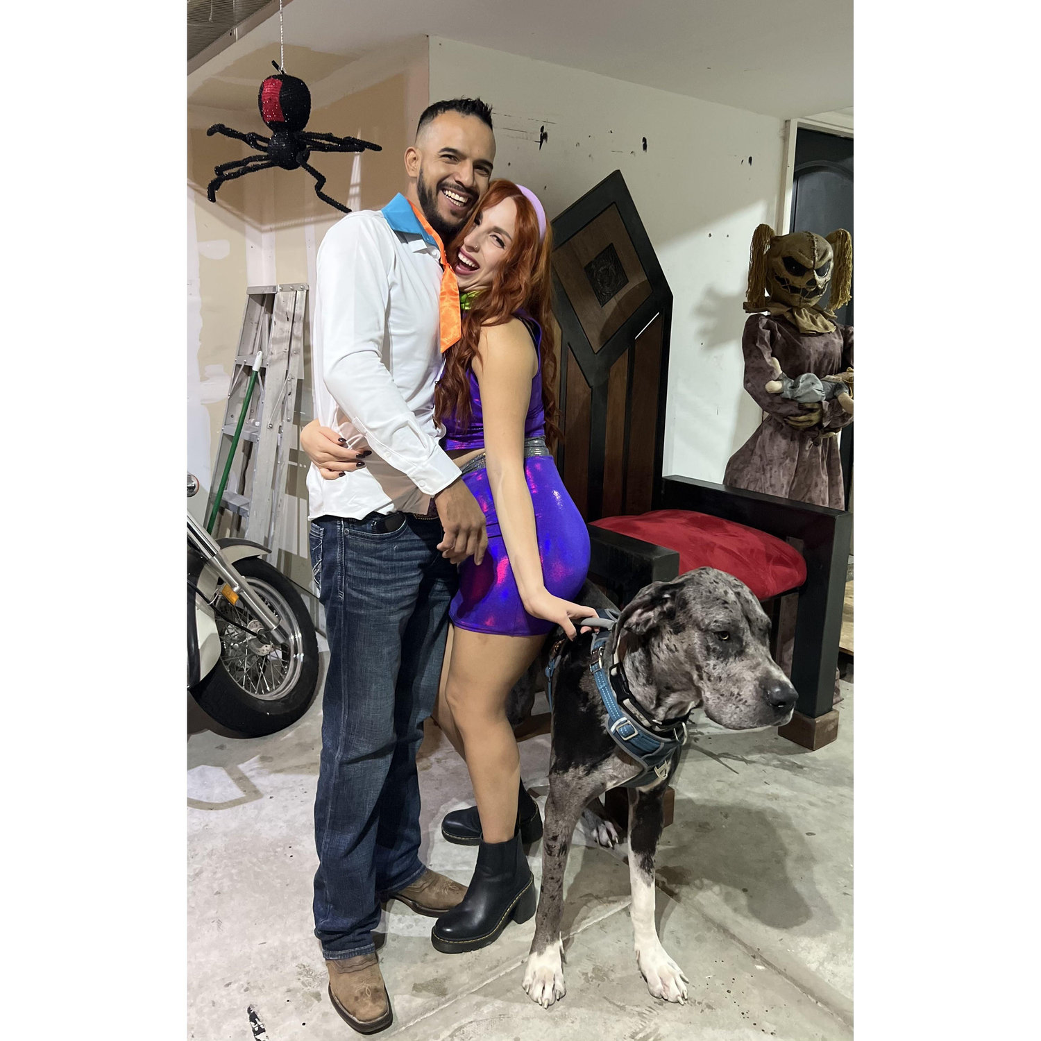 Nuestro primer Halloween como Daphne y Fred de Scooby Doo (2023)