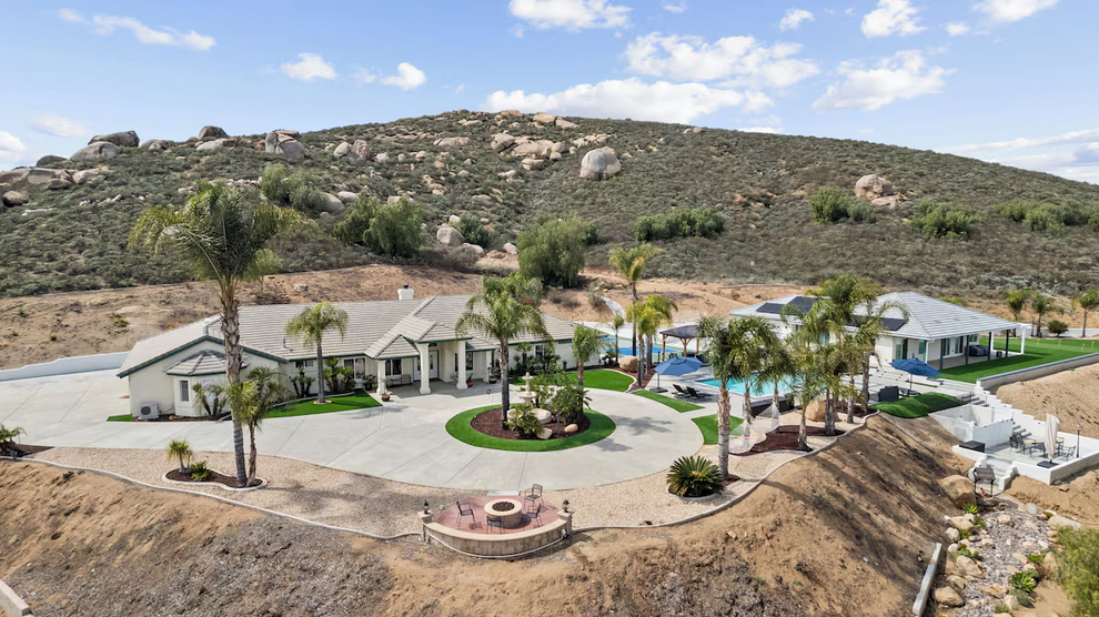 The Wedding Website of Erin Eckis and Sam Chaney