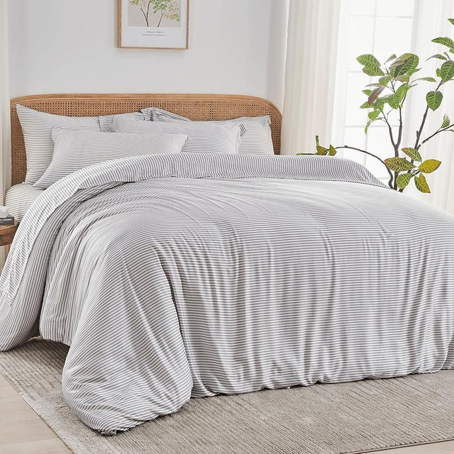 DOZ Duvet Cover Set, 100% Viscose derived from Bamboo, Organically Grown, Buttery Soft, Cooling Duvet Covers, High GSM, 1 Duvet Cover and 2 Pillowcases, 106"x90" (Stripe, King/Cal King)