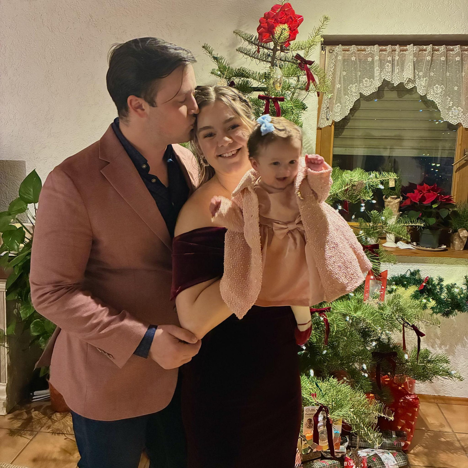 First family Christmas (2025)