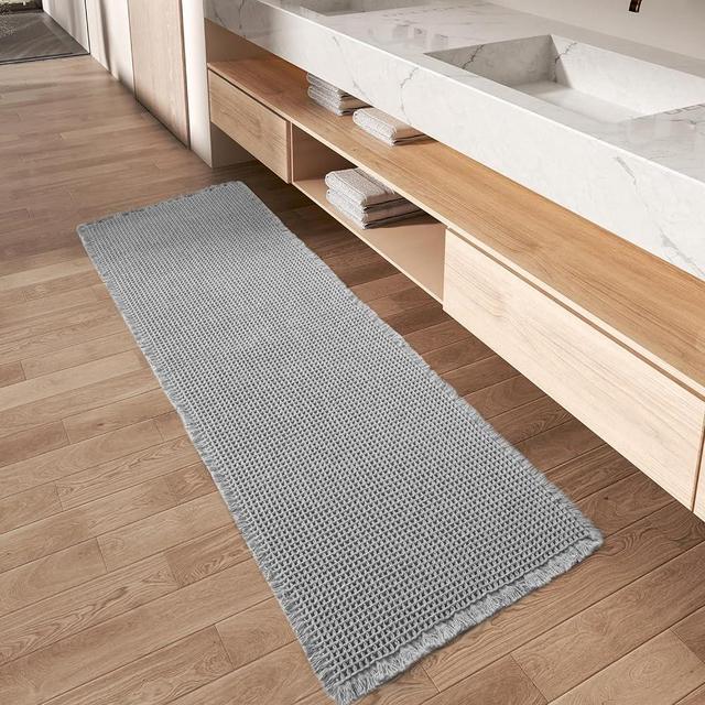 AMOAMI Upgraded Waffle Bath Mat, Super Absorbent Non Slip Bath Mats for Bathroom Floor, Machine Washable Bathroom Rugs with Tassels, Rubber Backed Bathroom Mats, Ultra Soft, 2' x 6', Grey