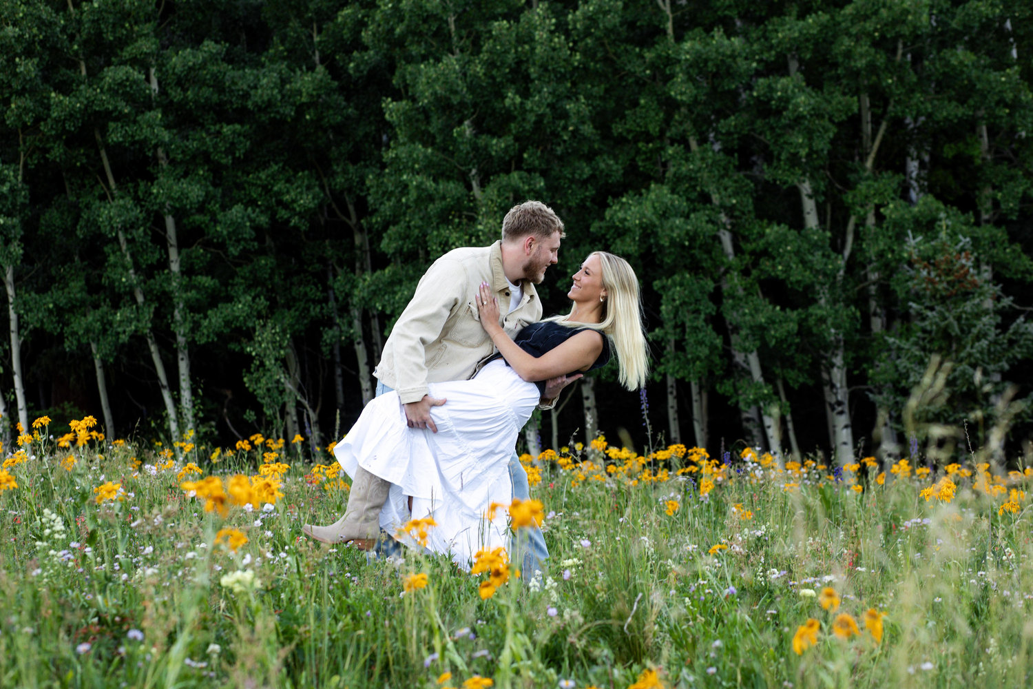 The Wedding Website of Avery Weaver and Jordan Seamons