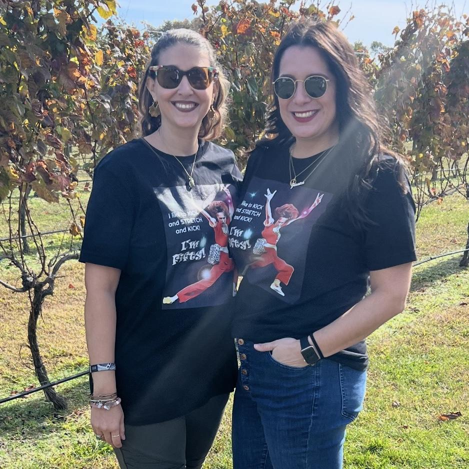hey girl hey! we’re wedding twinsies! at a winery in cape may for my sisters 5oth birthday.
