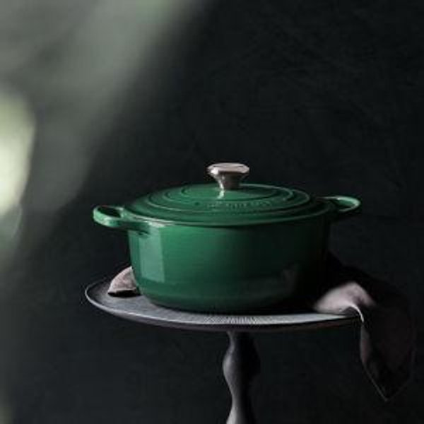 Signature Round Dutch Oven, Artichaut 5.5 qt.
