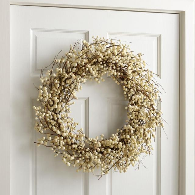 White Ilex Berry Wreath