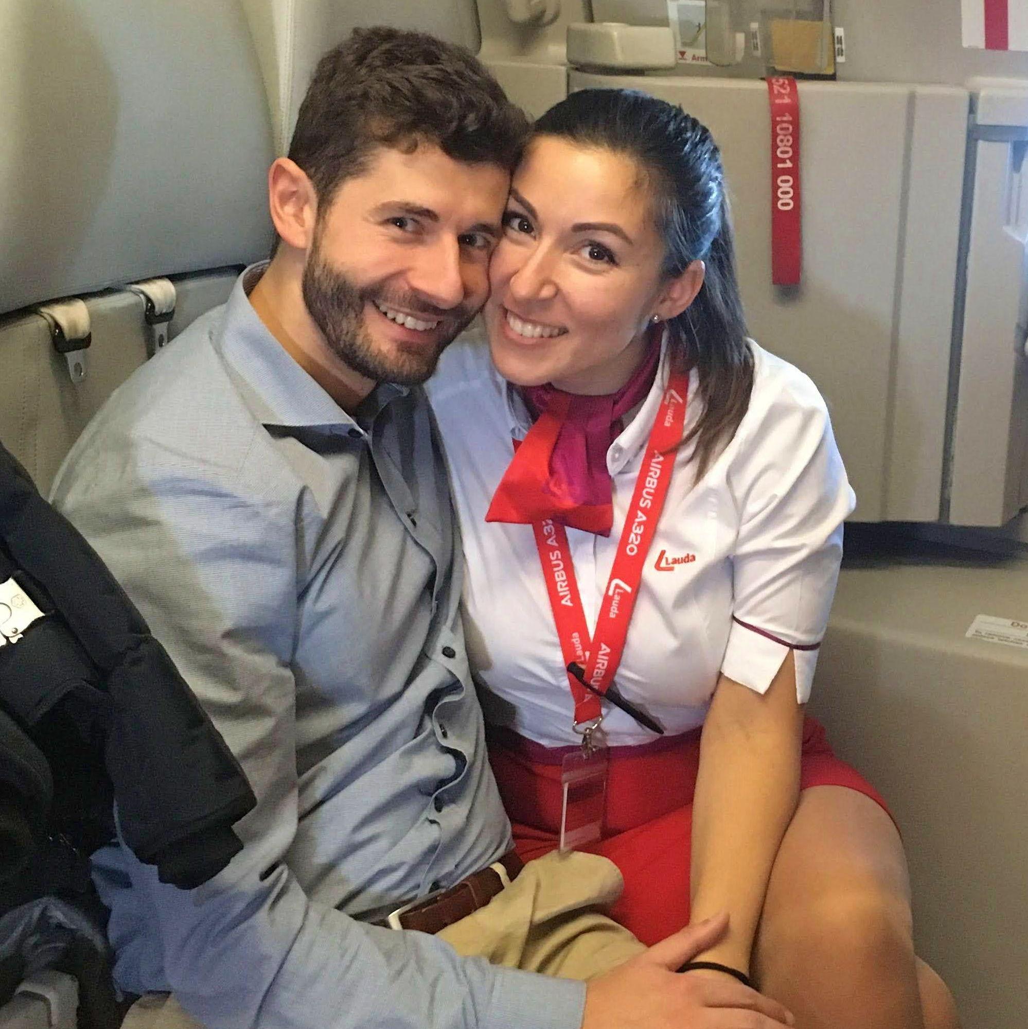 Ritorno a Parigi dopo una visita a Zagabria. Volo con la più bella e gentile hostess di Lauda!