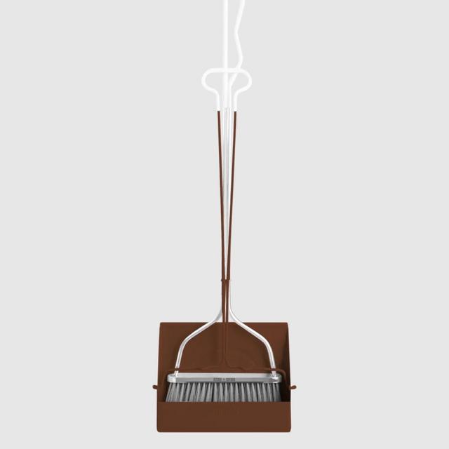 SMILEY DUST BROOM SET LONG HANDLE BROWN