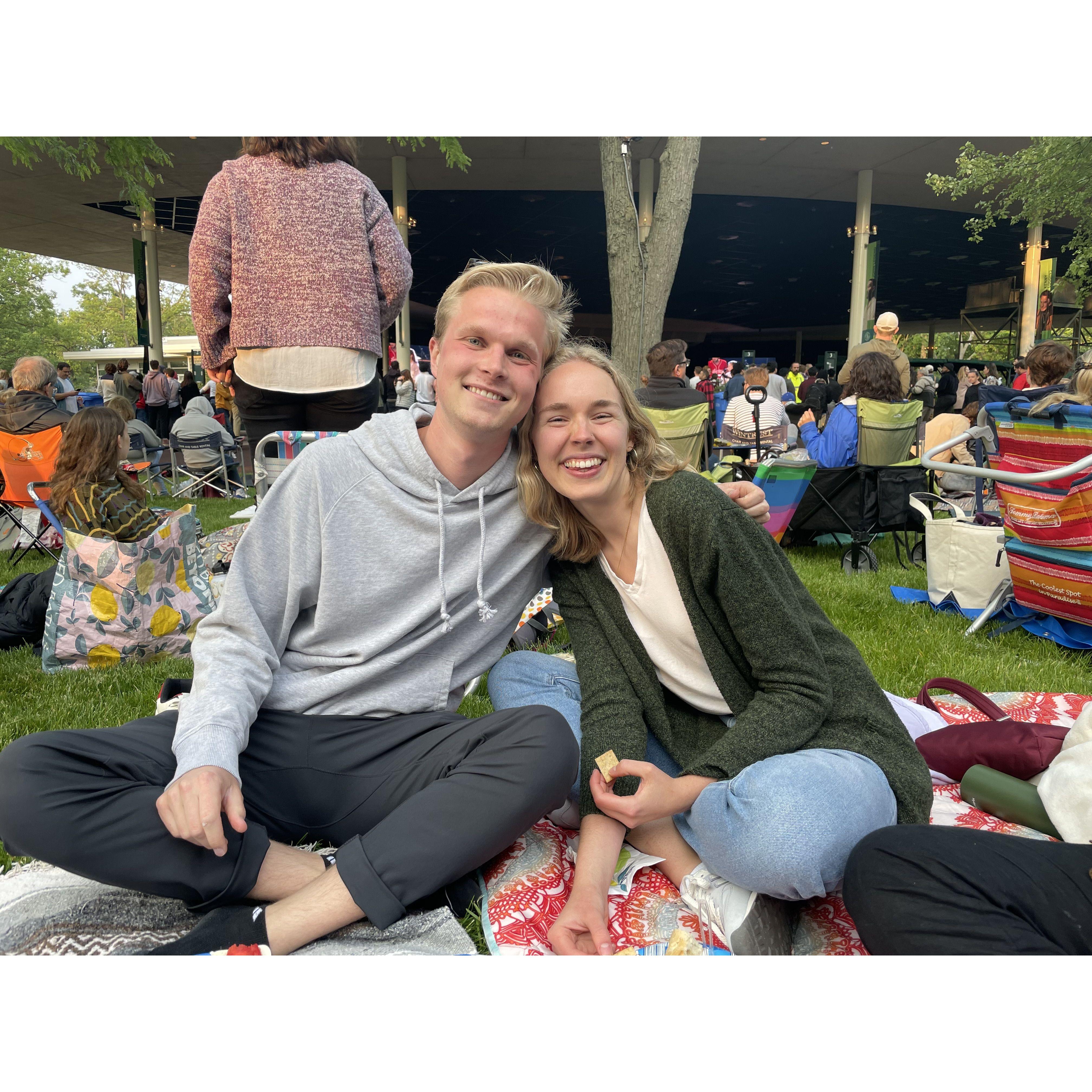 Audrey showed all her cards when, after we got back from our first date (!!), she asked if I wanted to go to a concert with her and some friends! Here's us at the concert!
