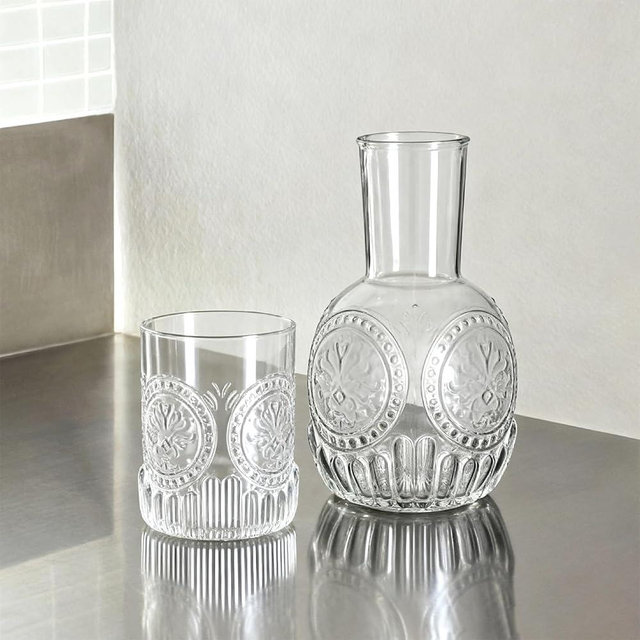 SEICASAYA 2 Pcs Vintage Carafe Set, Lead-Free Glass, Elegant Retro Design, 30oz Capacity (Clear)