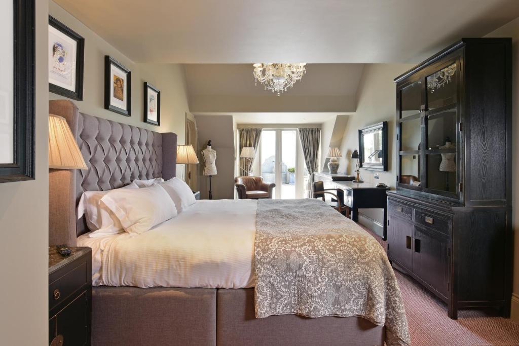 The Wedding Website of Leanne Lo and Jordan Barlow