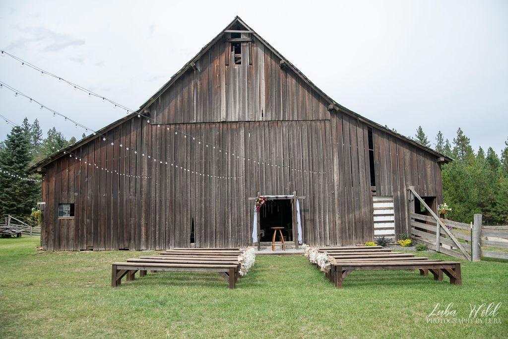 The Wedding Website of Tarin Drapeau and Matthew Miller